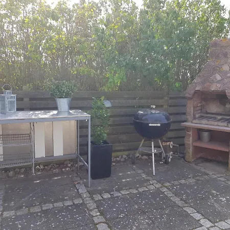 בית נופש Beachhouse Langeland 20 M To Private